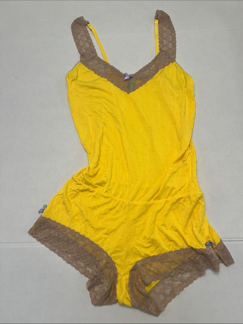 HONEYDEW INTIMATES YELLOW WITH LACE TRIM ROMPER SIZE MEDIUM